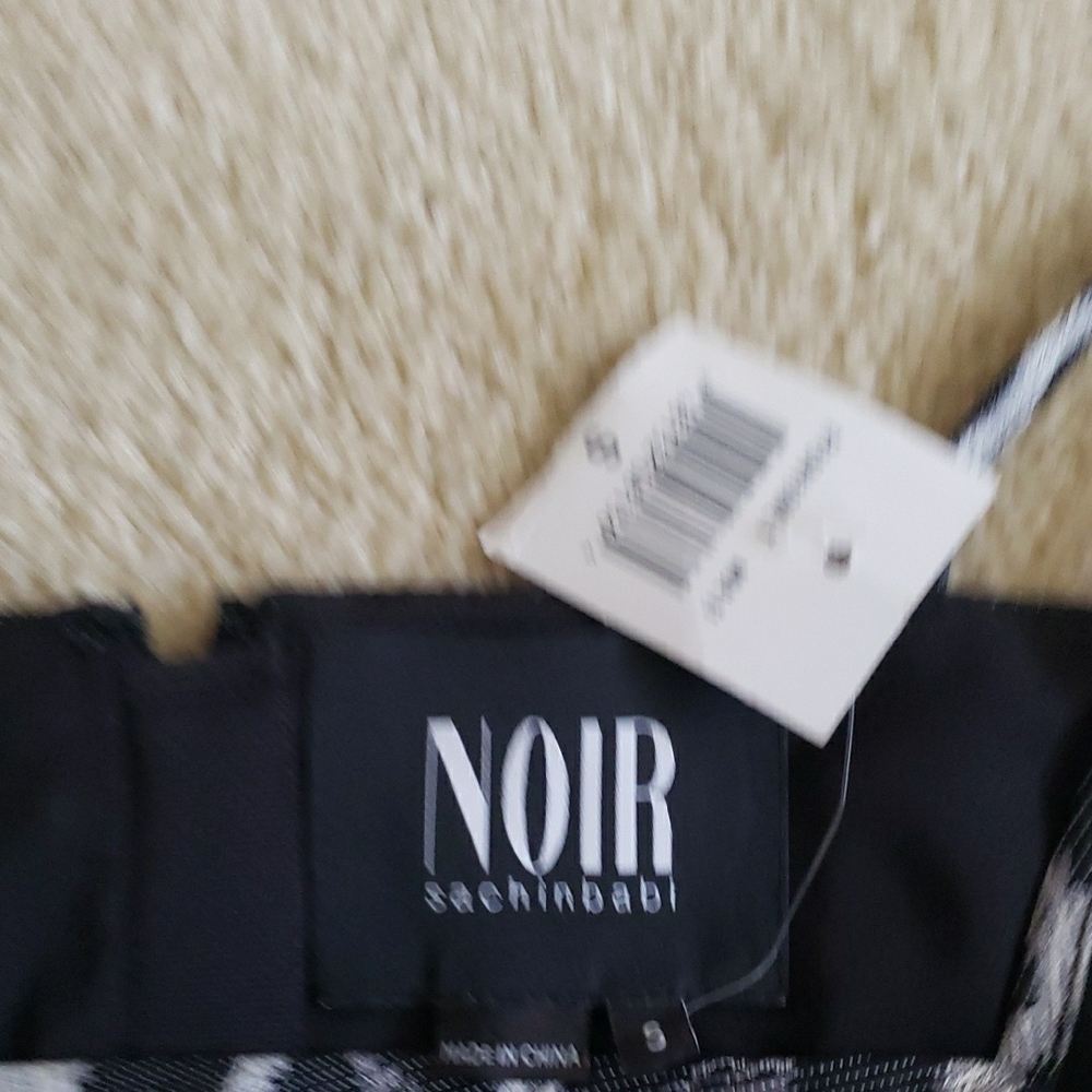 nOir Jewelry Black and White Label